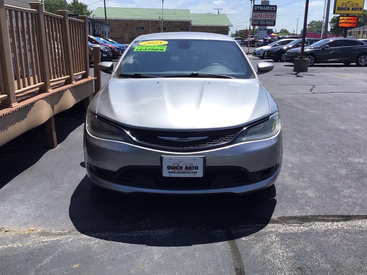 Chrysler 200 4dr Sdn S FWD 2015