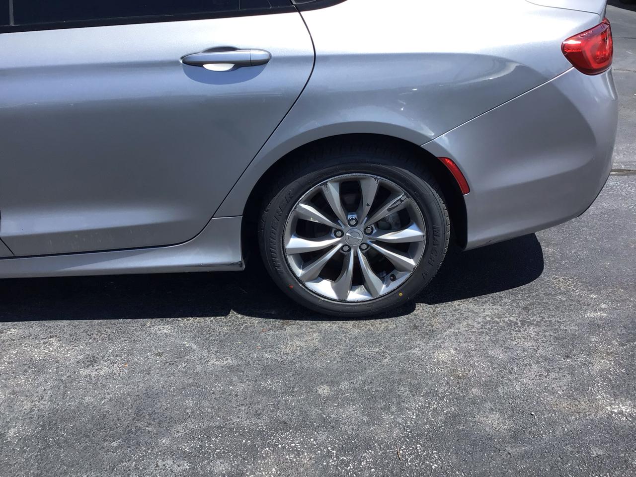 Chrysler 200 4dr Sdn S FWD 2015