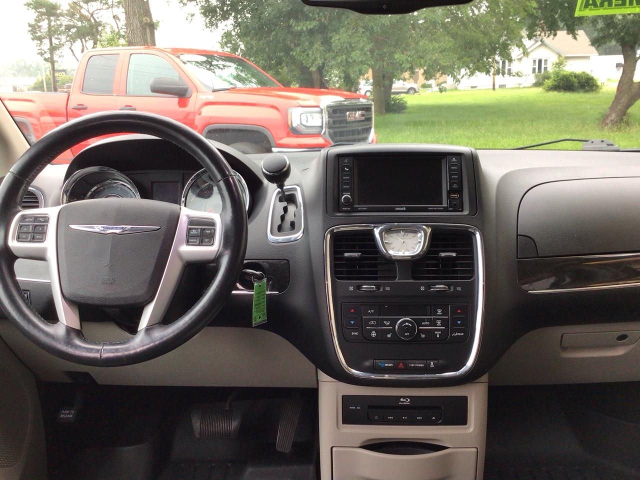 Chrysler Town & Country 4dr Wgn Touring-L 2014