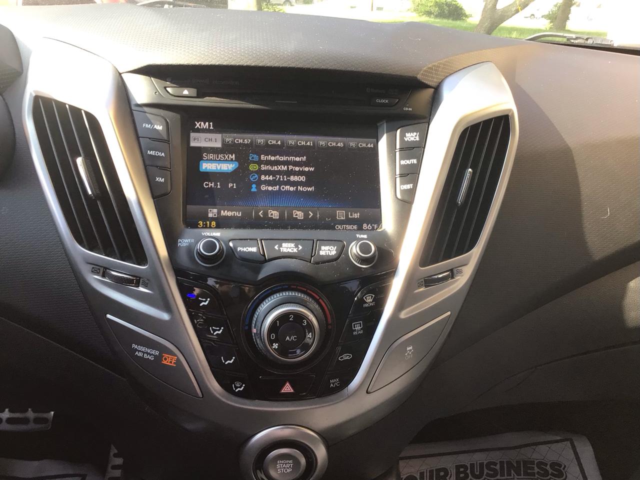 Hyundai Veloster 3dr Cpe Auto w/Gray Int 2014