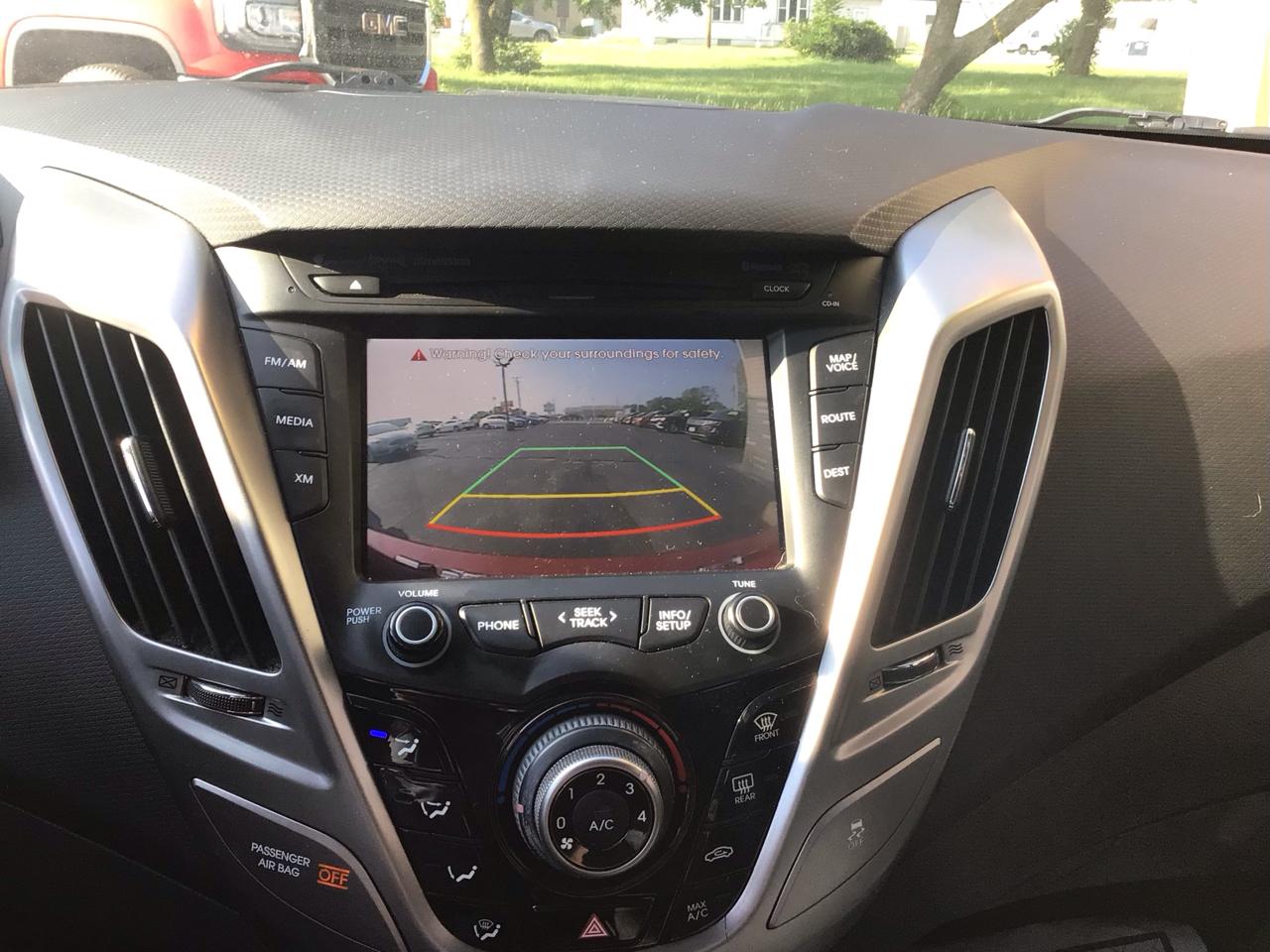 Hyundai Veloster 3dr Cpe Auto w/Gray Int 2014