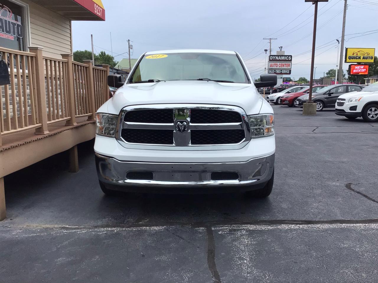 RAM 1500 4WD Crew Cab 140.5" SLT 2017