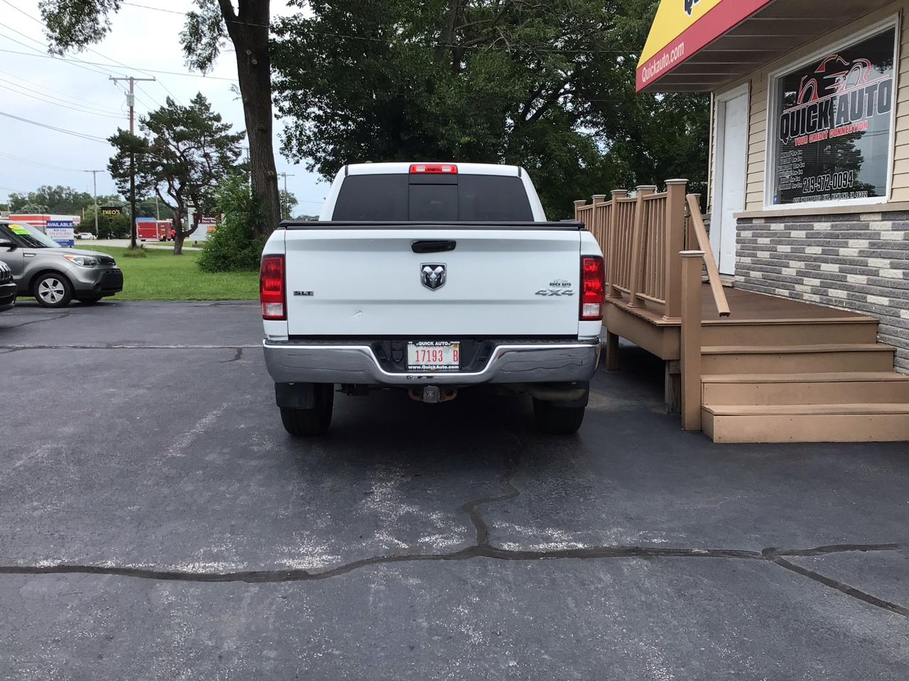 RAM 1500 4WD Crew Cab 140.5" SLT 2017