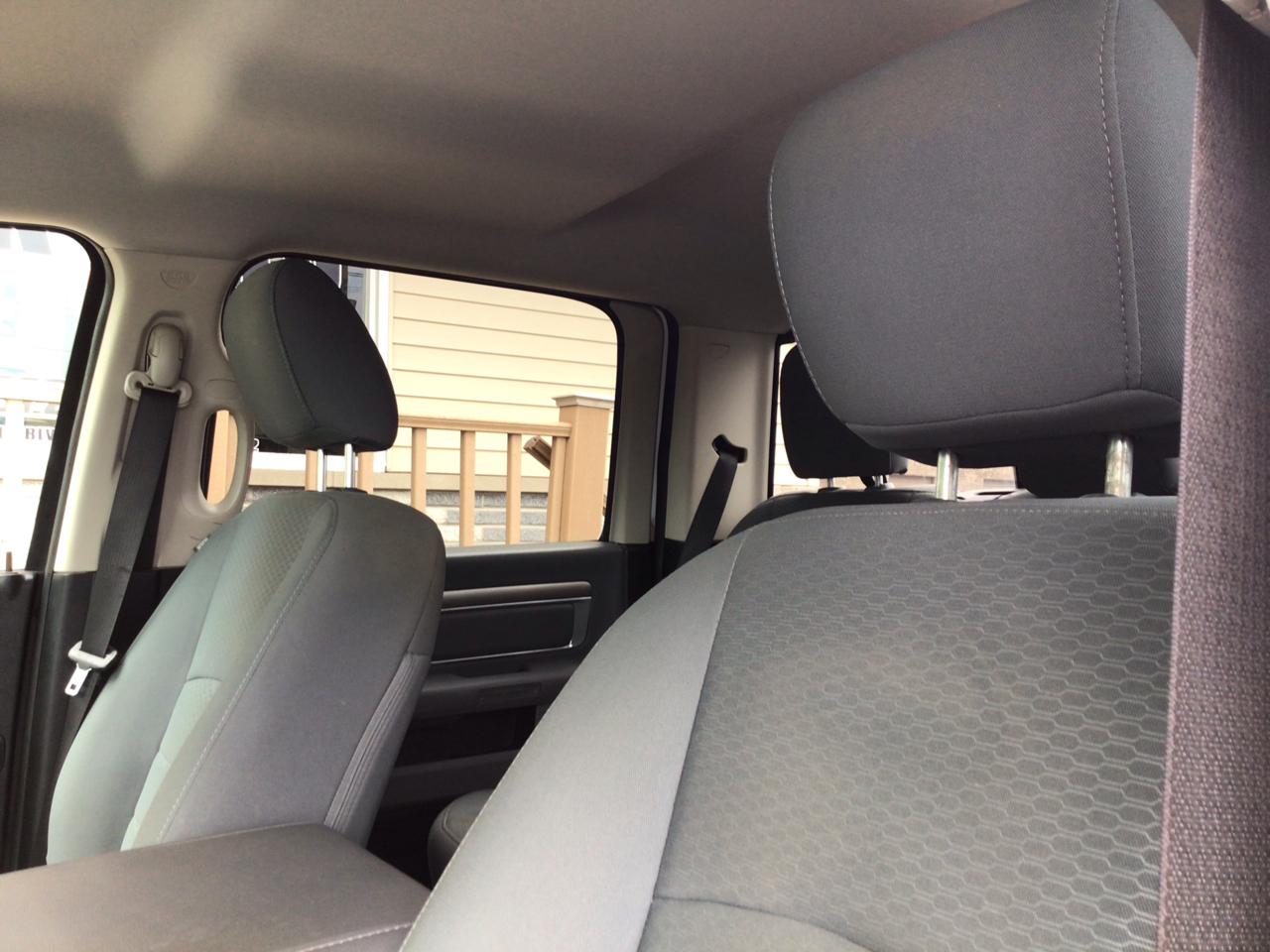 RAM 1500 4WD Crew Cab 140.5" SLT 2017
