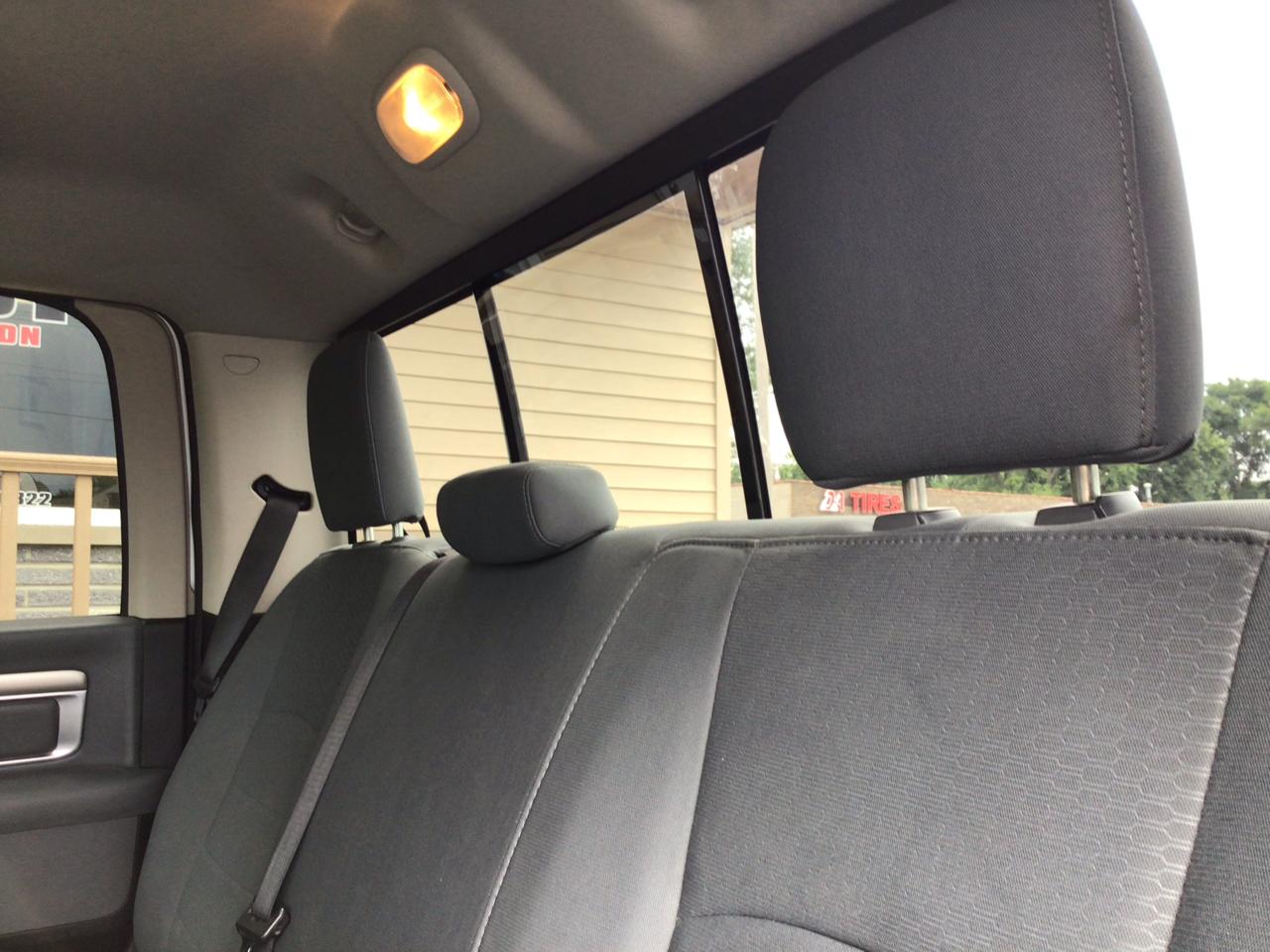 RAM 1500 4WD Crew Cab 140.5" SLT 2017