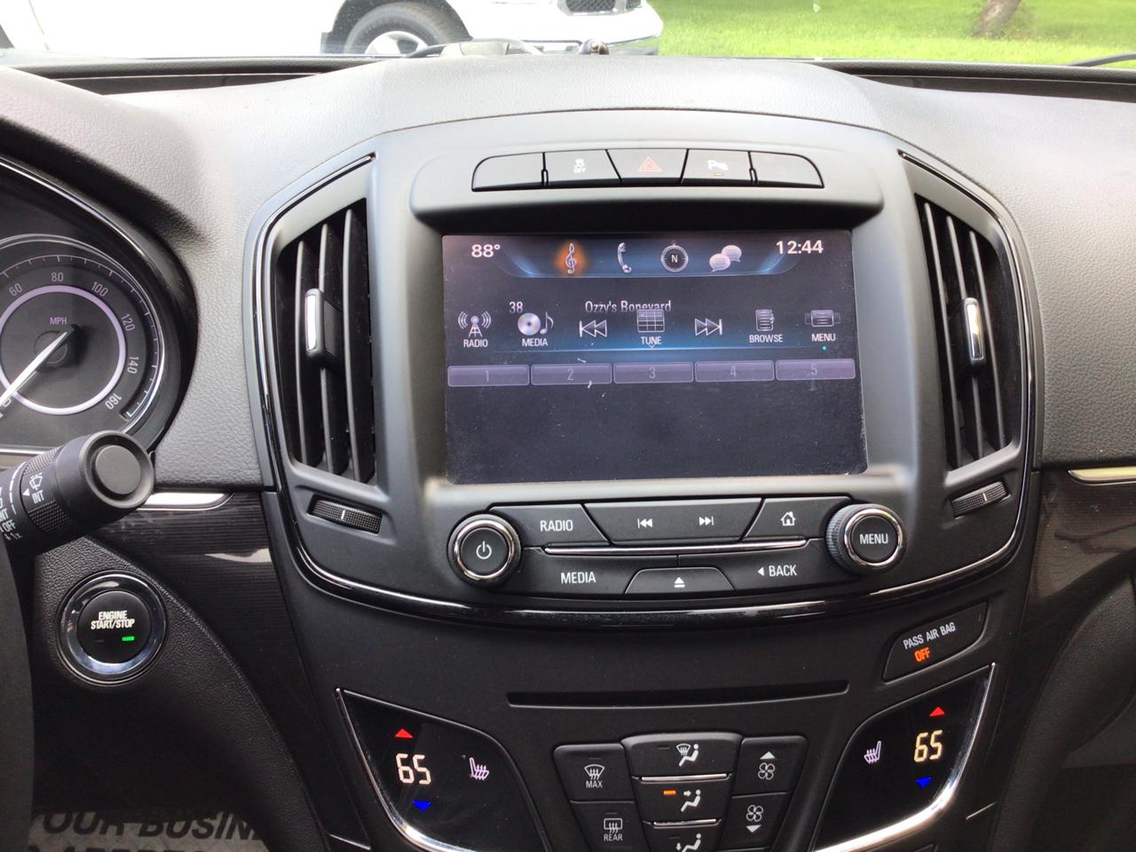 Buick Regal 4dr Sdn Premium II FWD 2016