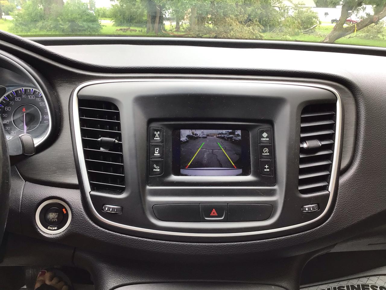 Chrysler 200 4dr Sdn Limited FWD 2015