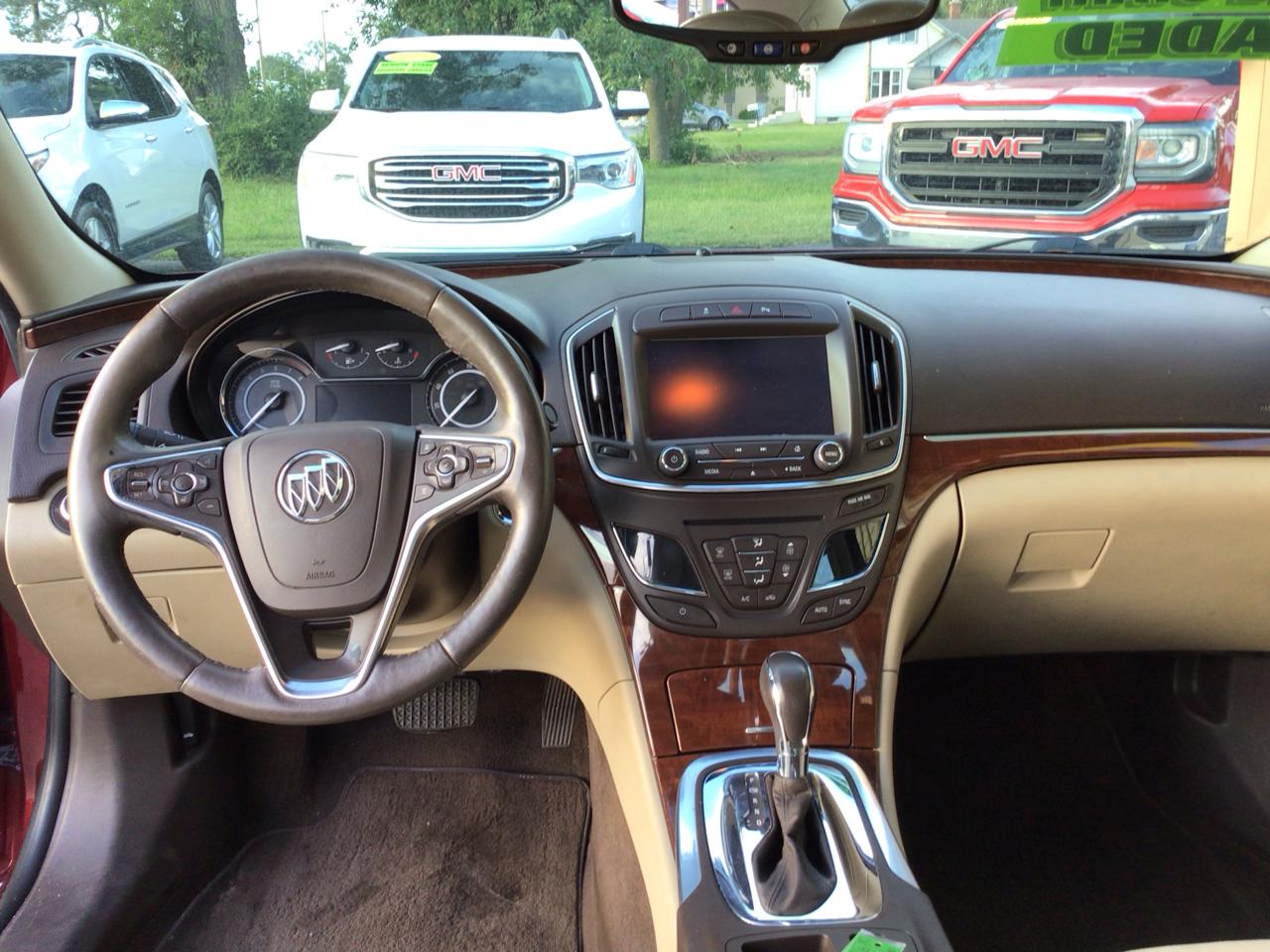 Buick Regal 4dr Sdn Premium II FWD 2016