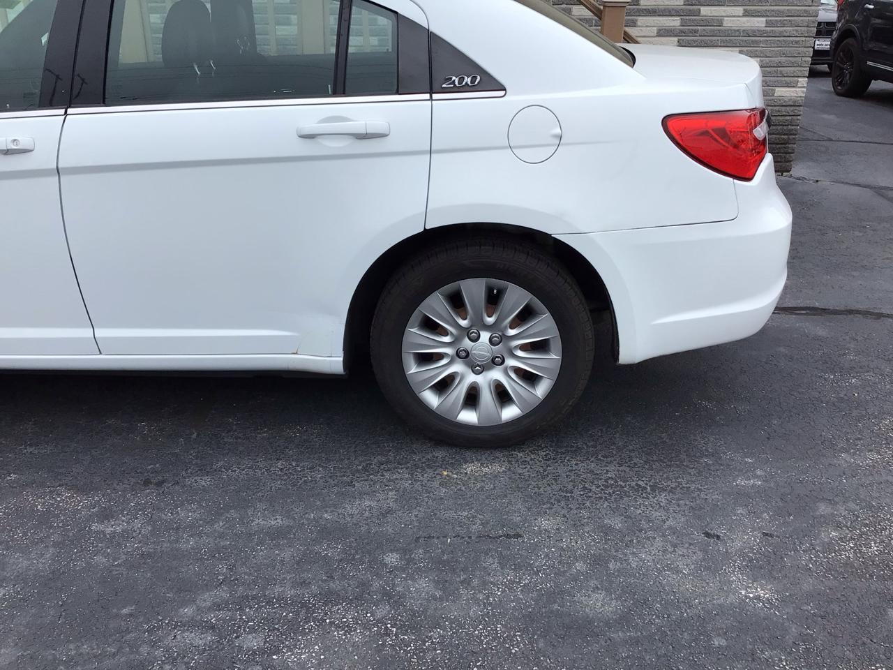 Chrysler 200 4dr Sdn LX 2014