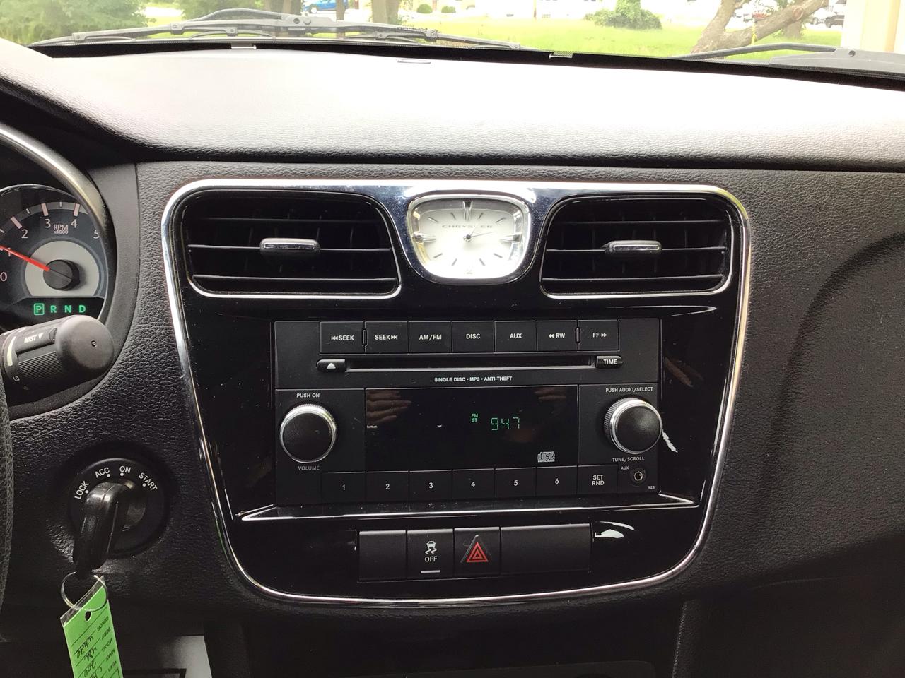 Chrysler 200 4dr Sdn LX 2014