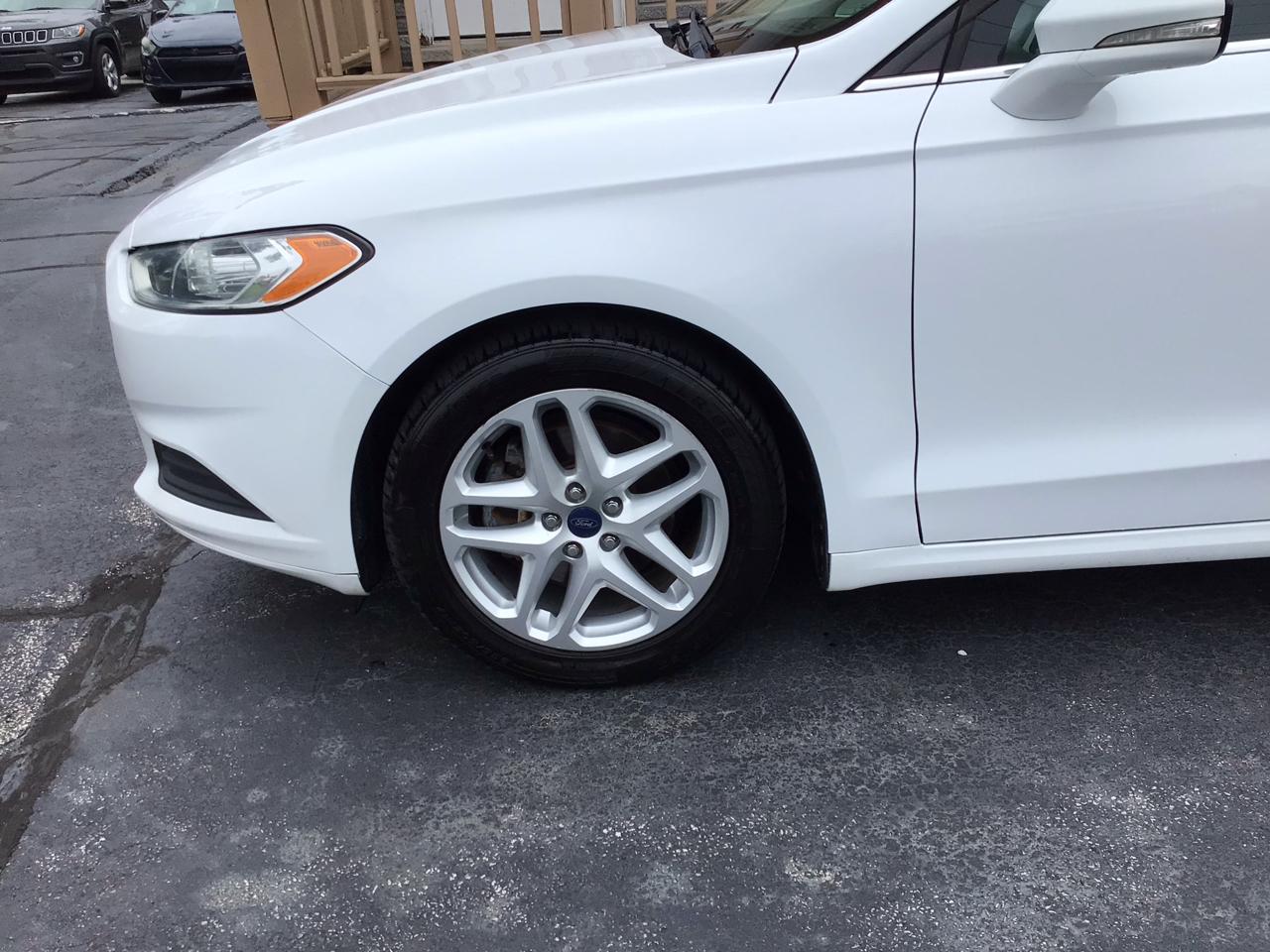 Ford Fusion 4dr Sdn SE FWD 2015