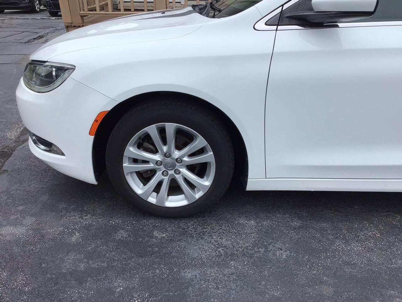 Chrysler 200 4dr Sdn Limited FWD 2015