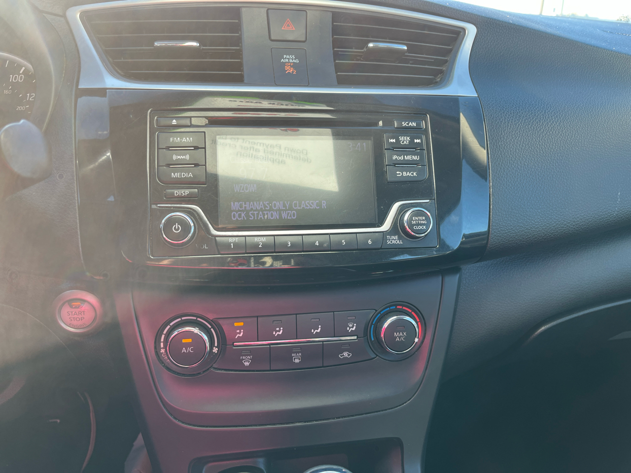 Nissan Sentra SV CVT 2017 Nissan Sentra SV CVT 2017