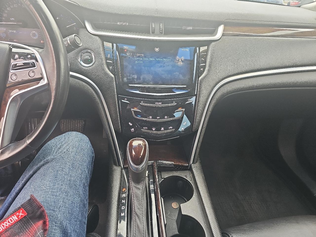 Cadillac XTS 4dr Sdn Luxury FWD 2014