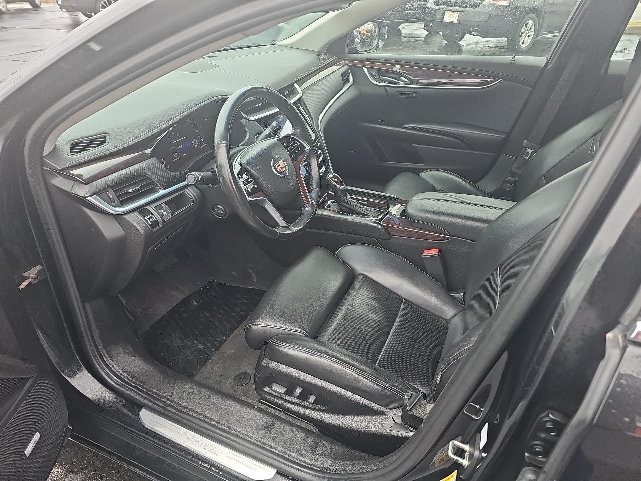 Cadillac XTS 4dr Sdn Luxury FWD 2014