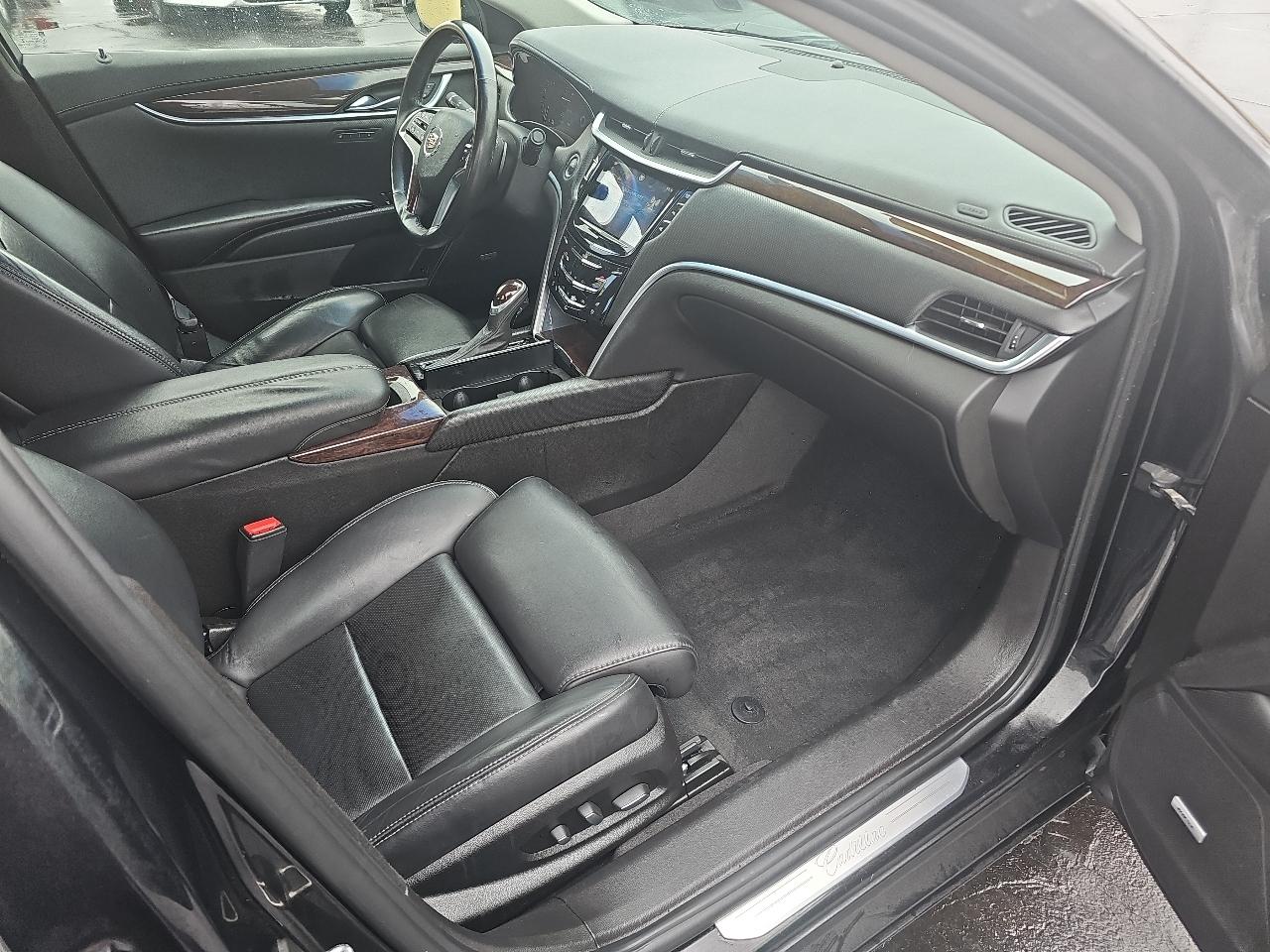 Cadillac XTS 4dr Sdn Luxury FWD 2014