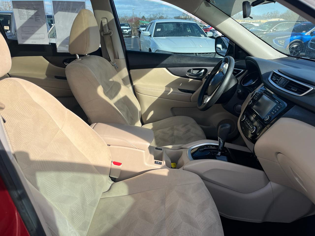 Nissan Rogue FWD 4dr SV 2016