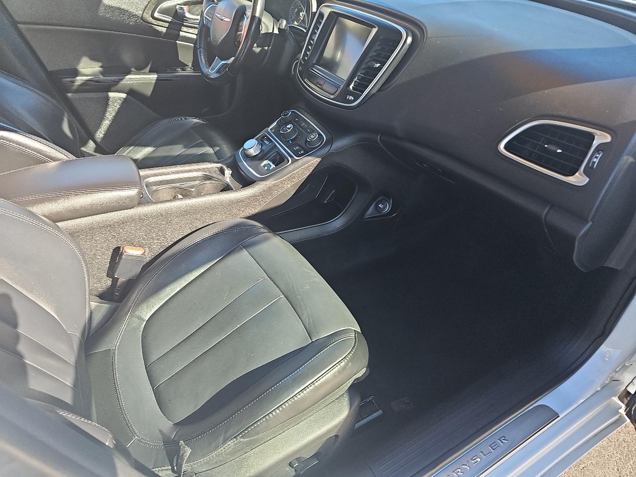 Chrysler 200 4dr Sdn Limited Platinum FWD 2016