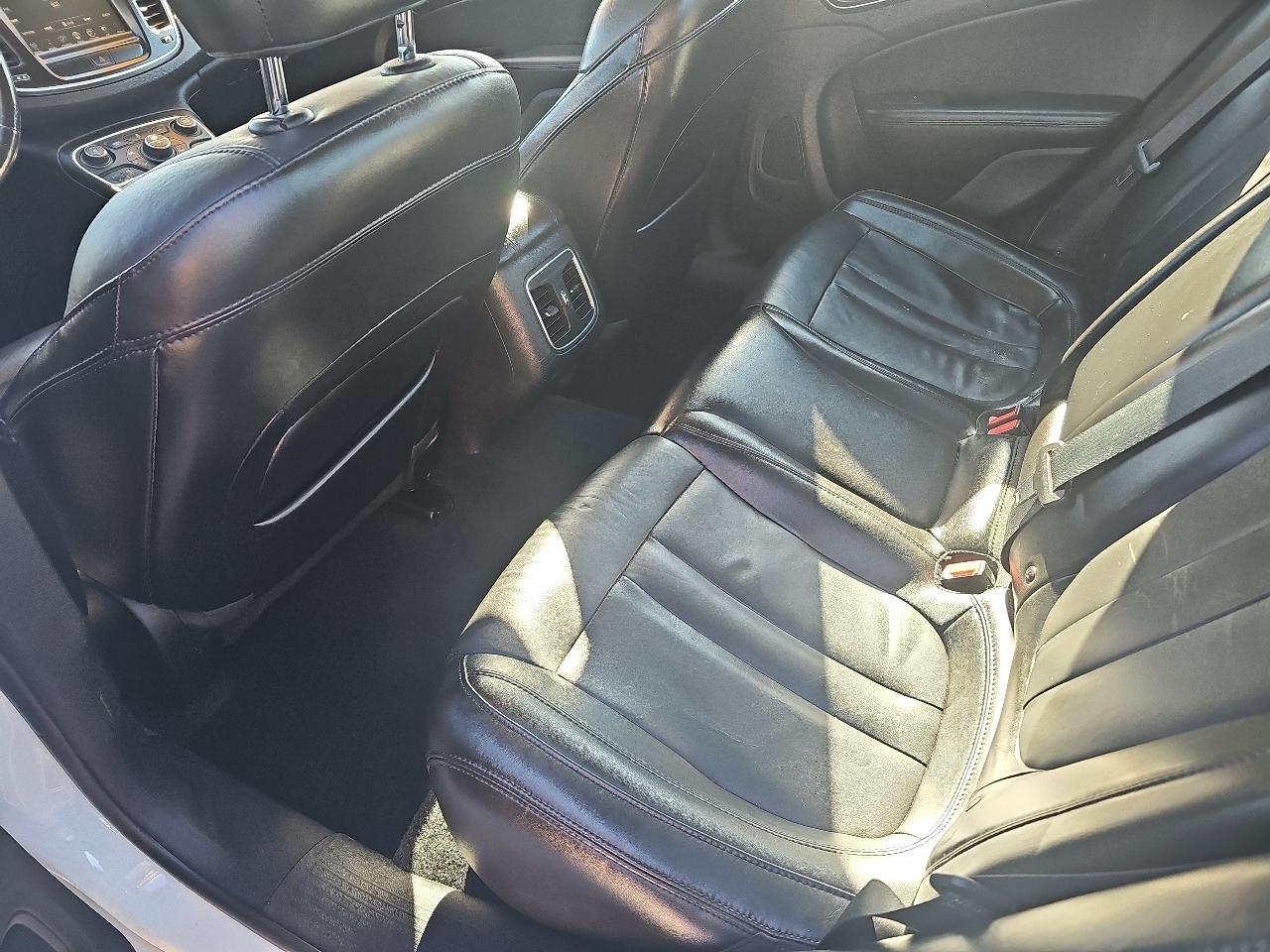 Chrysler 200 4dr Sdn Limited Platinum FWD 2016