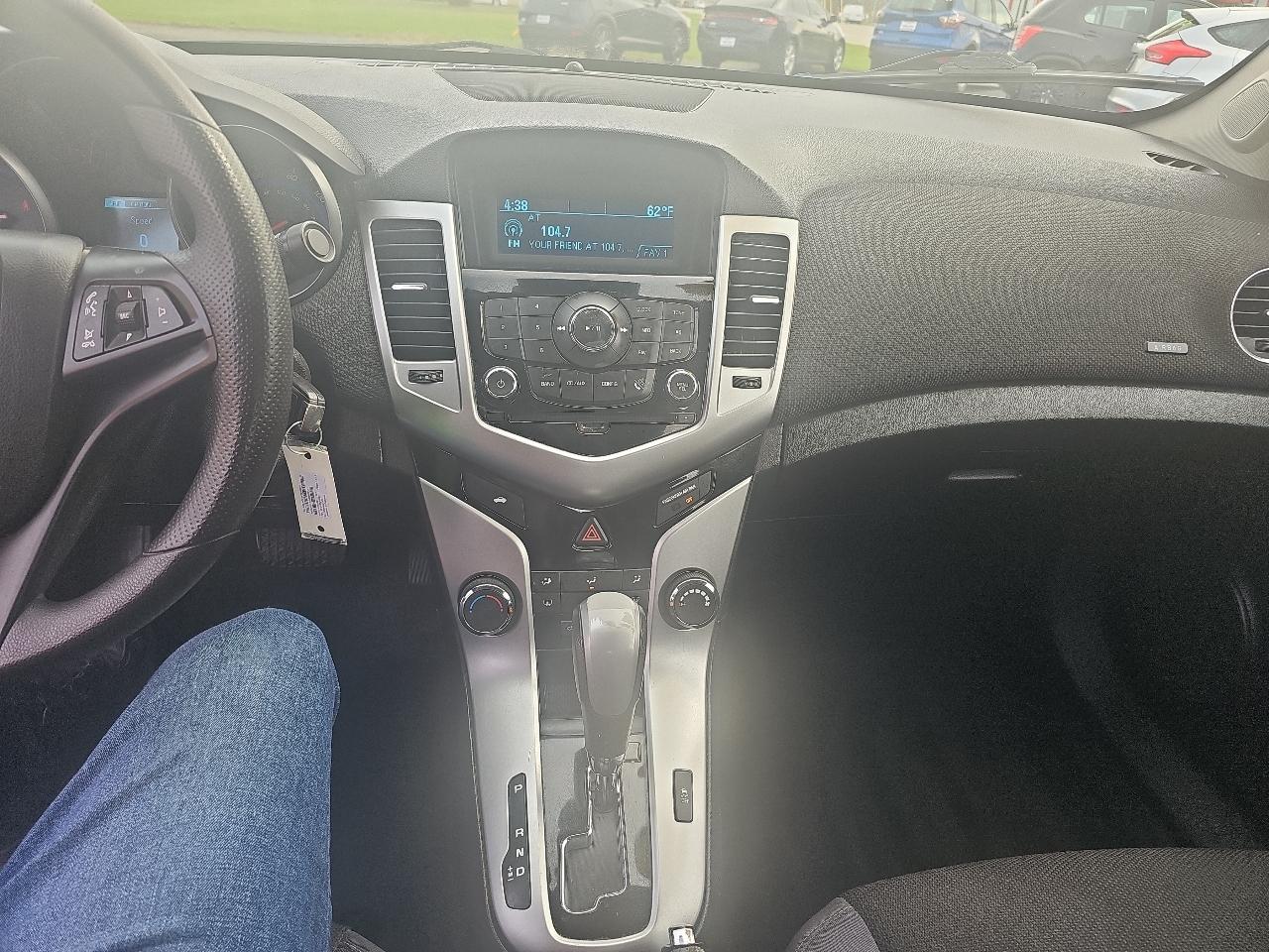 Chevrolet Cruze Limited 4dr Sdn Auto LT w/1LT 2016