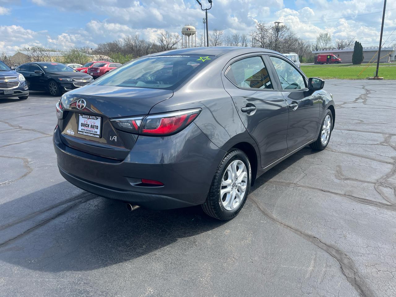 Scion iA 4dr Sdn Man (Natl) 2016