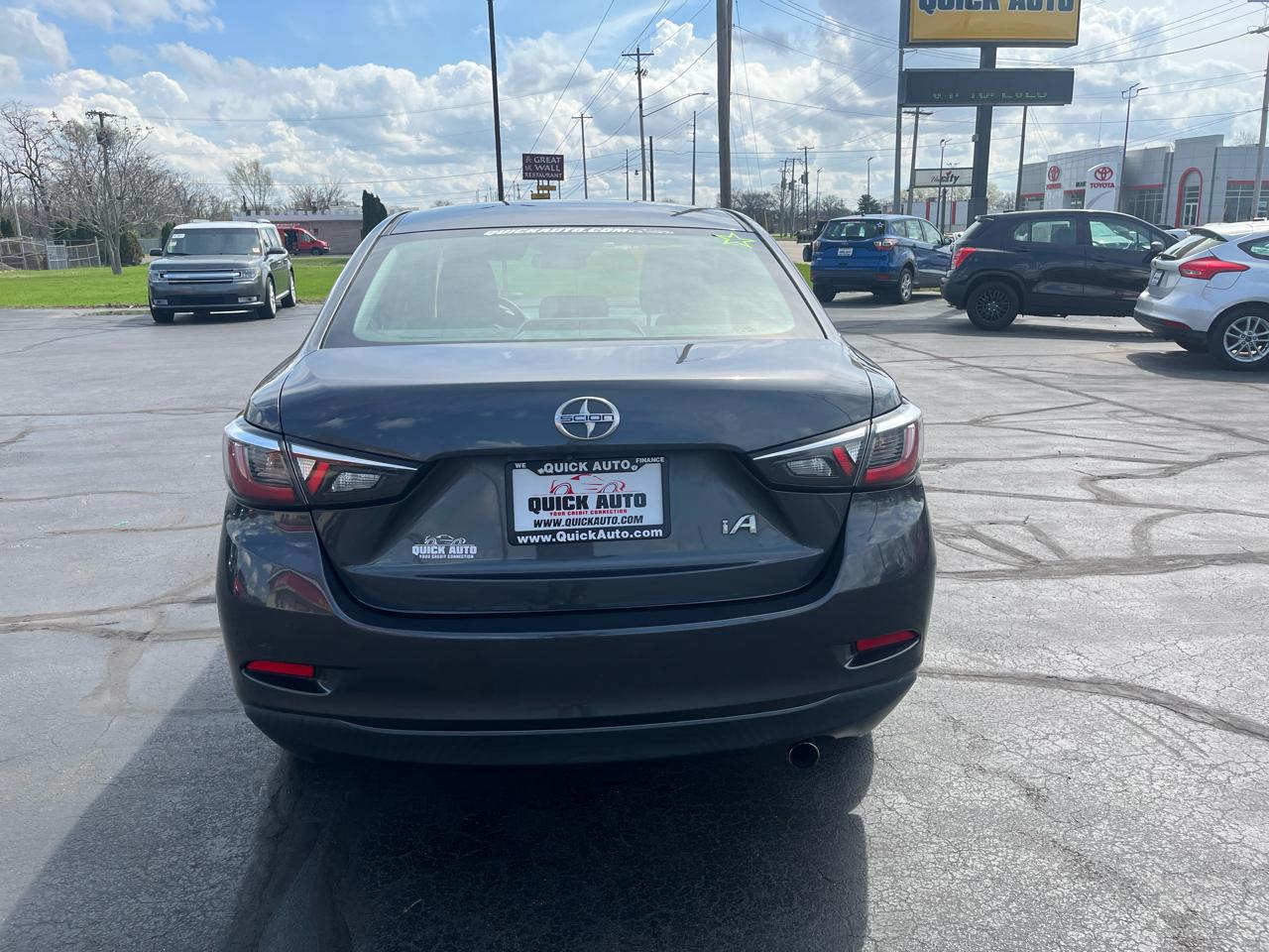 Scion iA 4dr Sdn Man (Natl) 2016