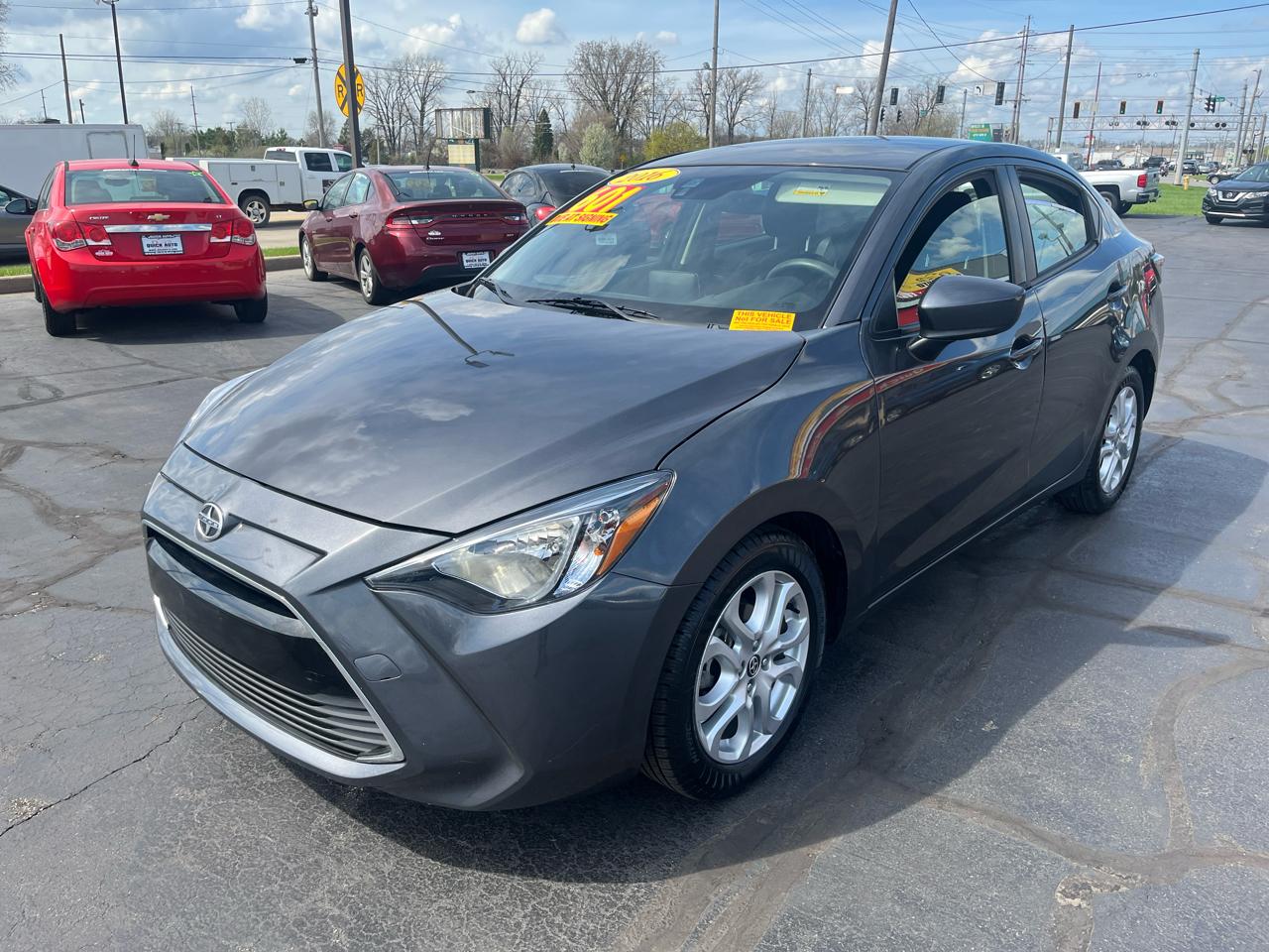 Scion iA 4dr Sdn Man (Natl) 2016