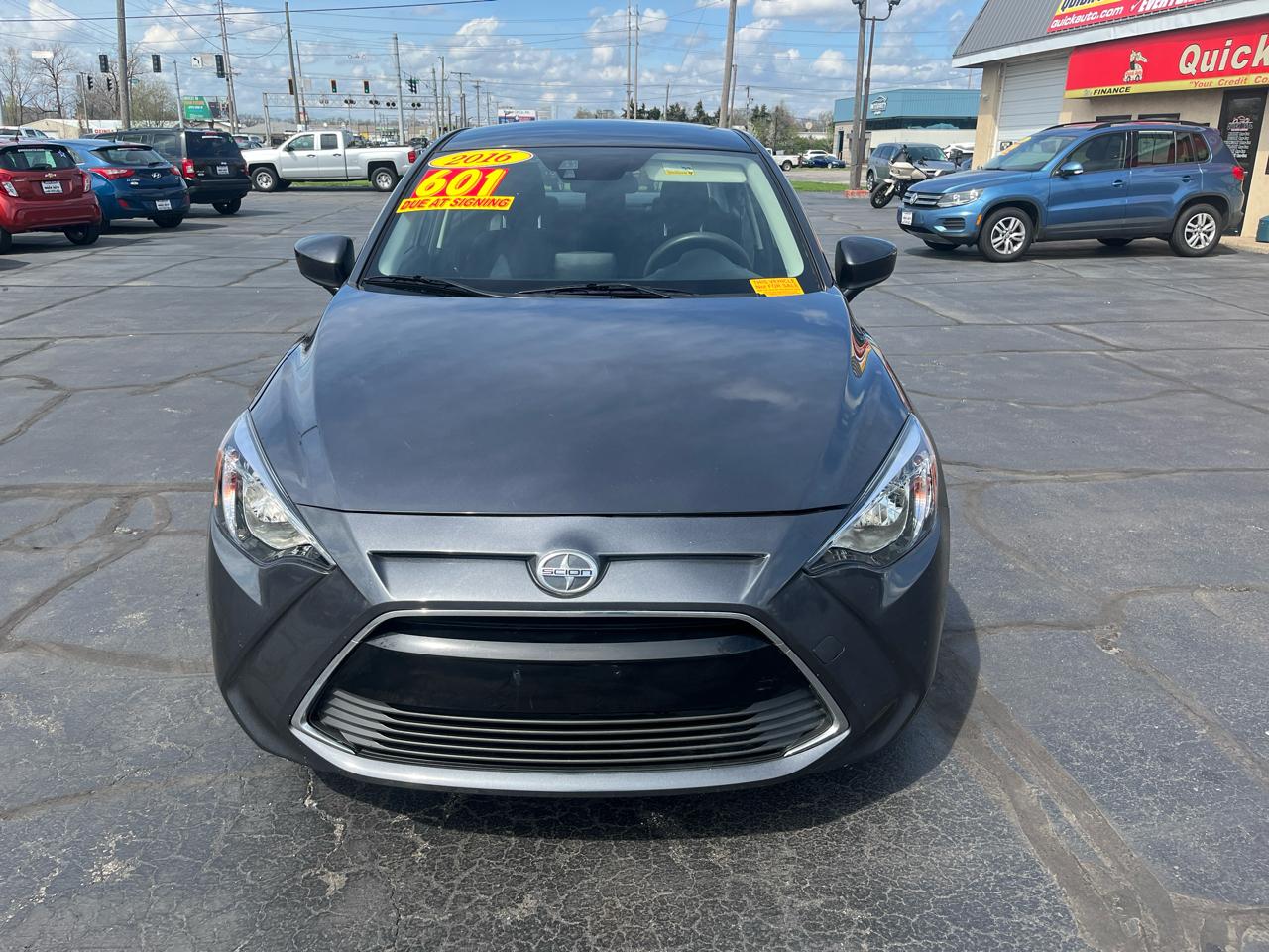 Scion iA 4dr Sdn Man (Natl) 2016