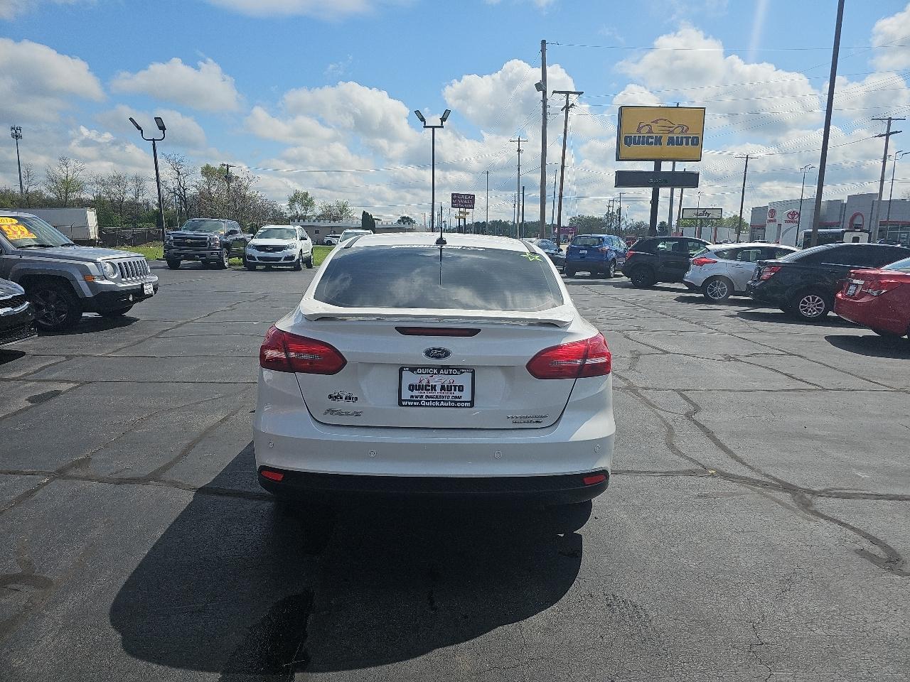 Ford Focus 4dr Sdn Titanium 2015