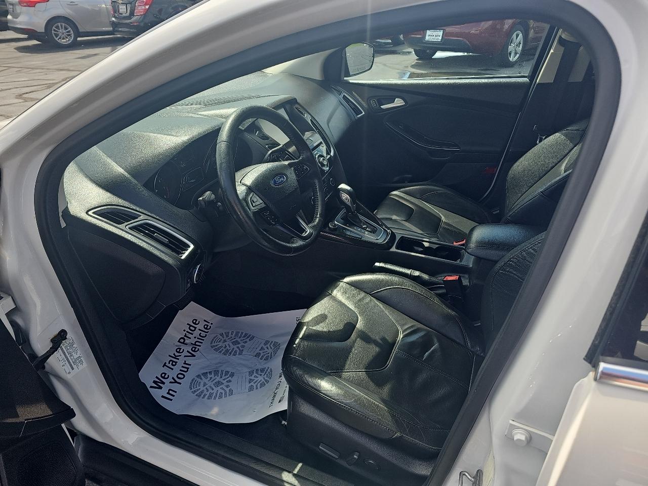 Ford Focus 4dr Sdn Titanium 2015