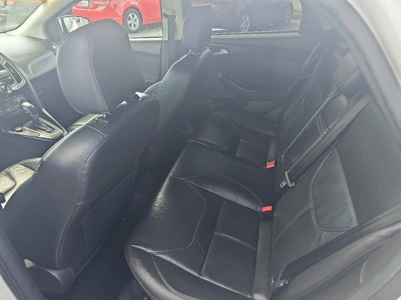 Ford Focus 4dr Sdn Titanium 2015