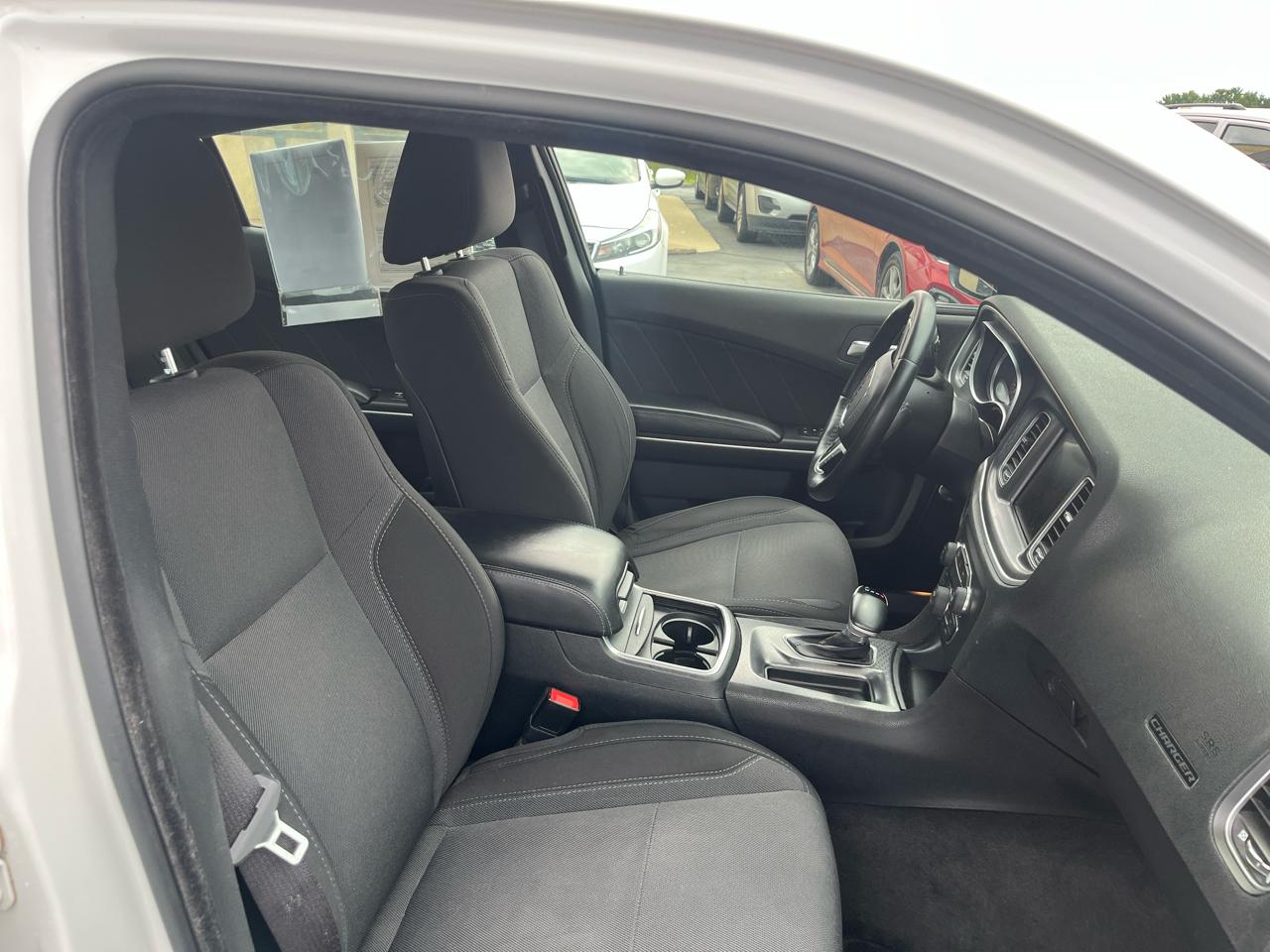 Dodge Charger 4dr Sdn SXT RWD 2015