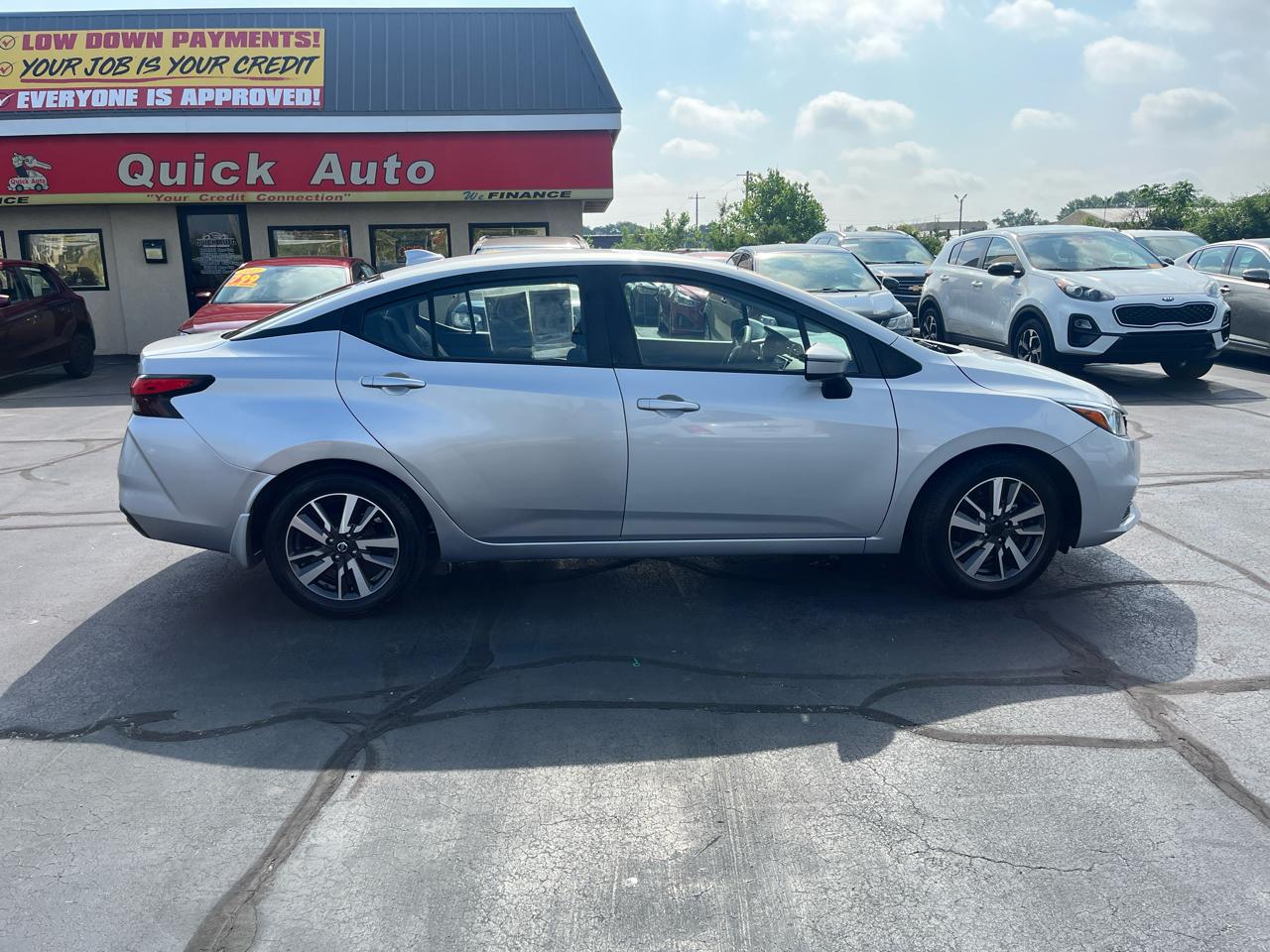 Nissan Versa SV CVT 2021