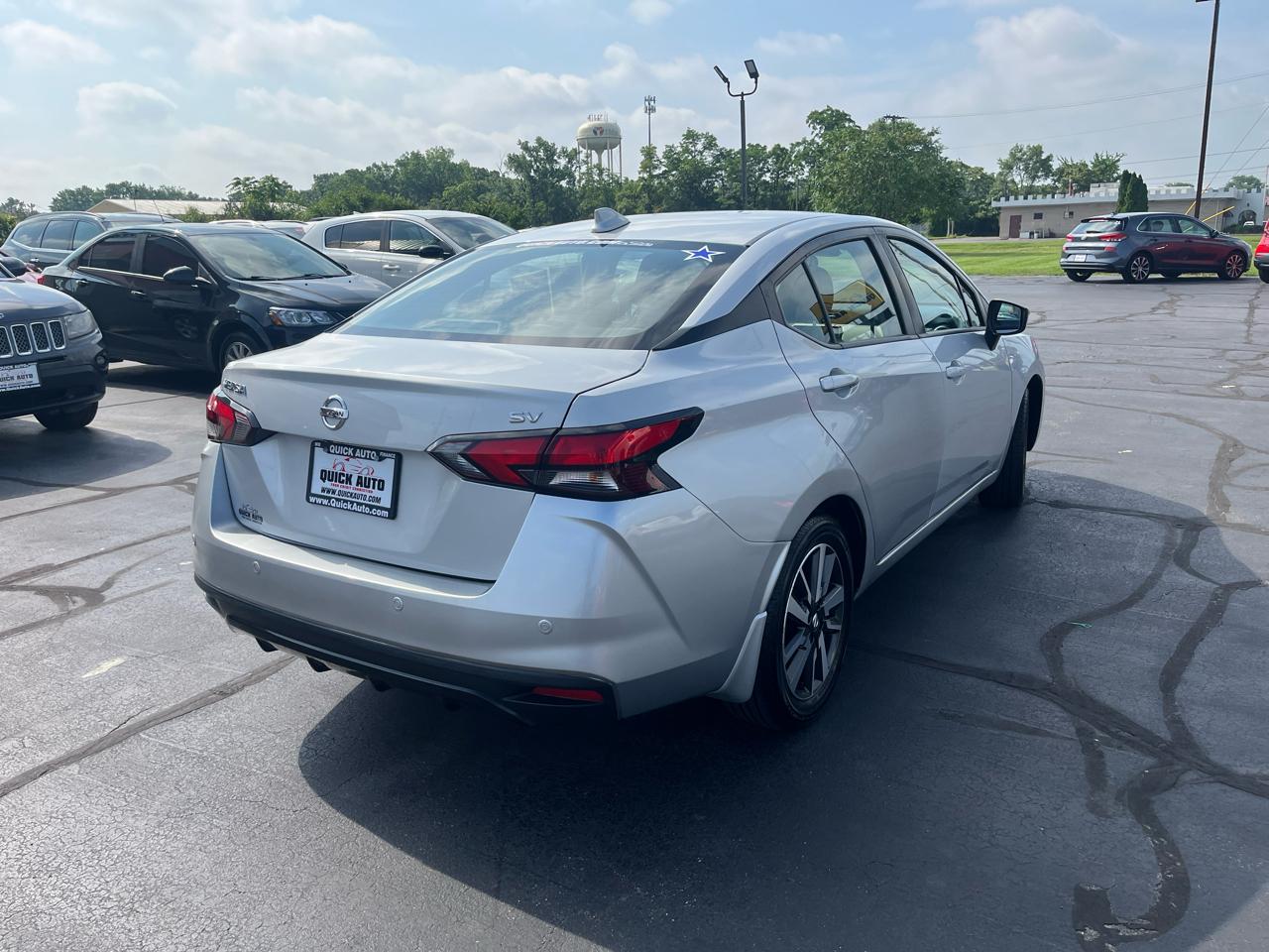 Nissan Versa SV CVT 2021