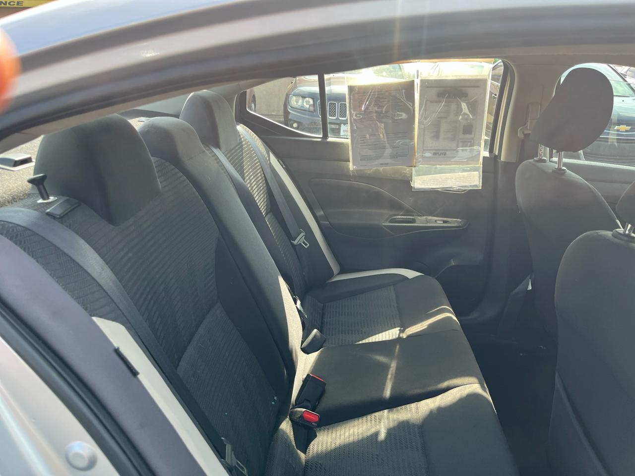 Nissan Versa SV CVT 2021