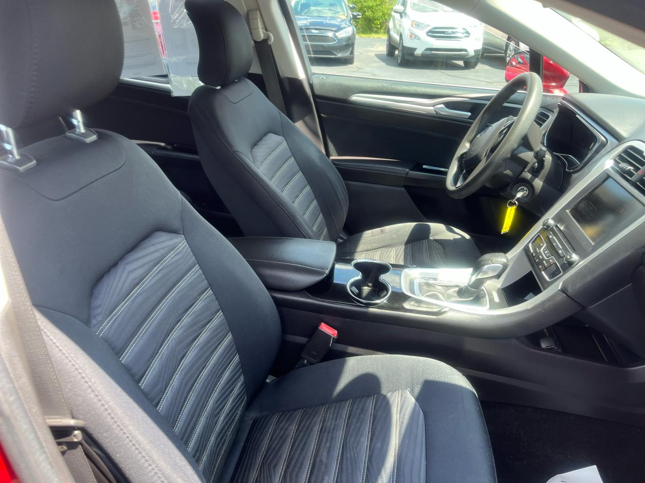 Ford Fusion 4dr Sdn SE FWD 2016