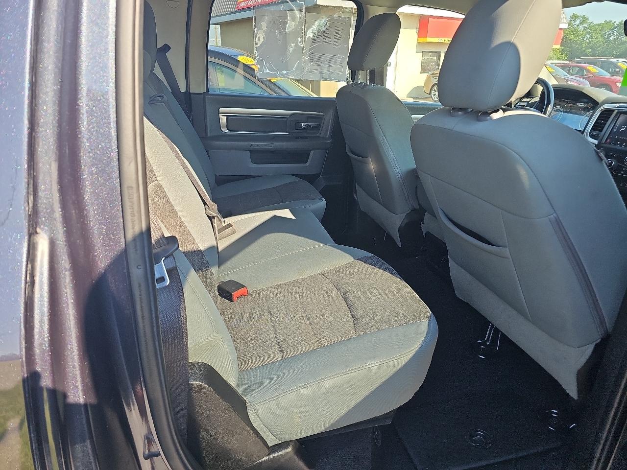 RAM 1500 Classic Big Horn 4x4 Crew Cab 6'4" Box 2019