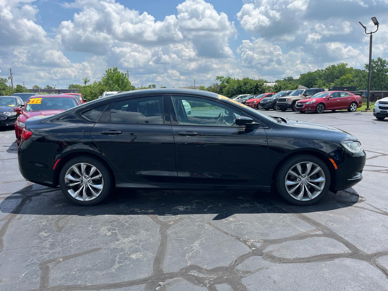 Chrysler 200 4dr Sdn S FWD 2016