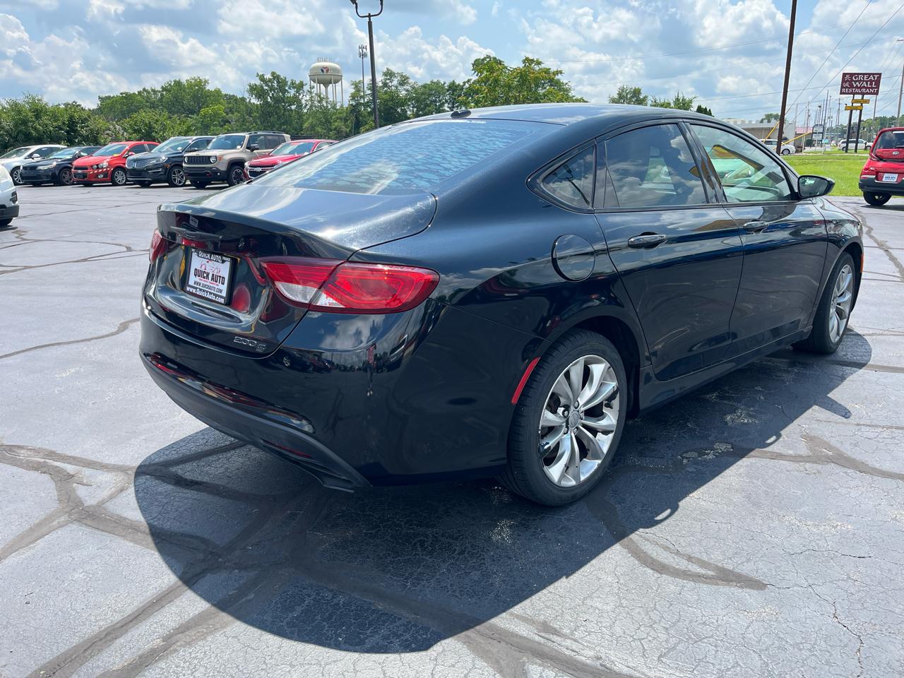 Chrysler 200 4dr Sdn S FWD 2016
