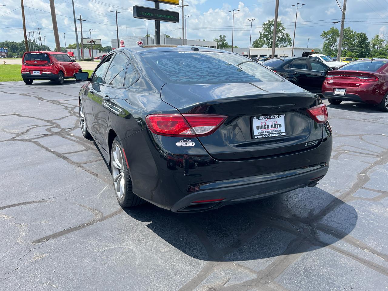 Chrysler 200 4dr Sdn S FWD 2016