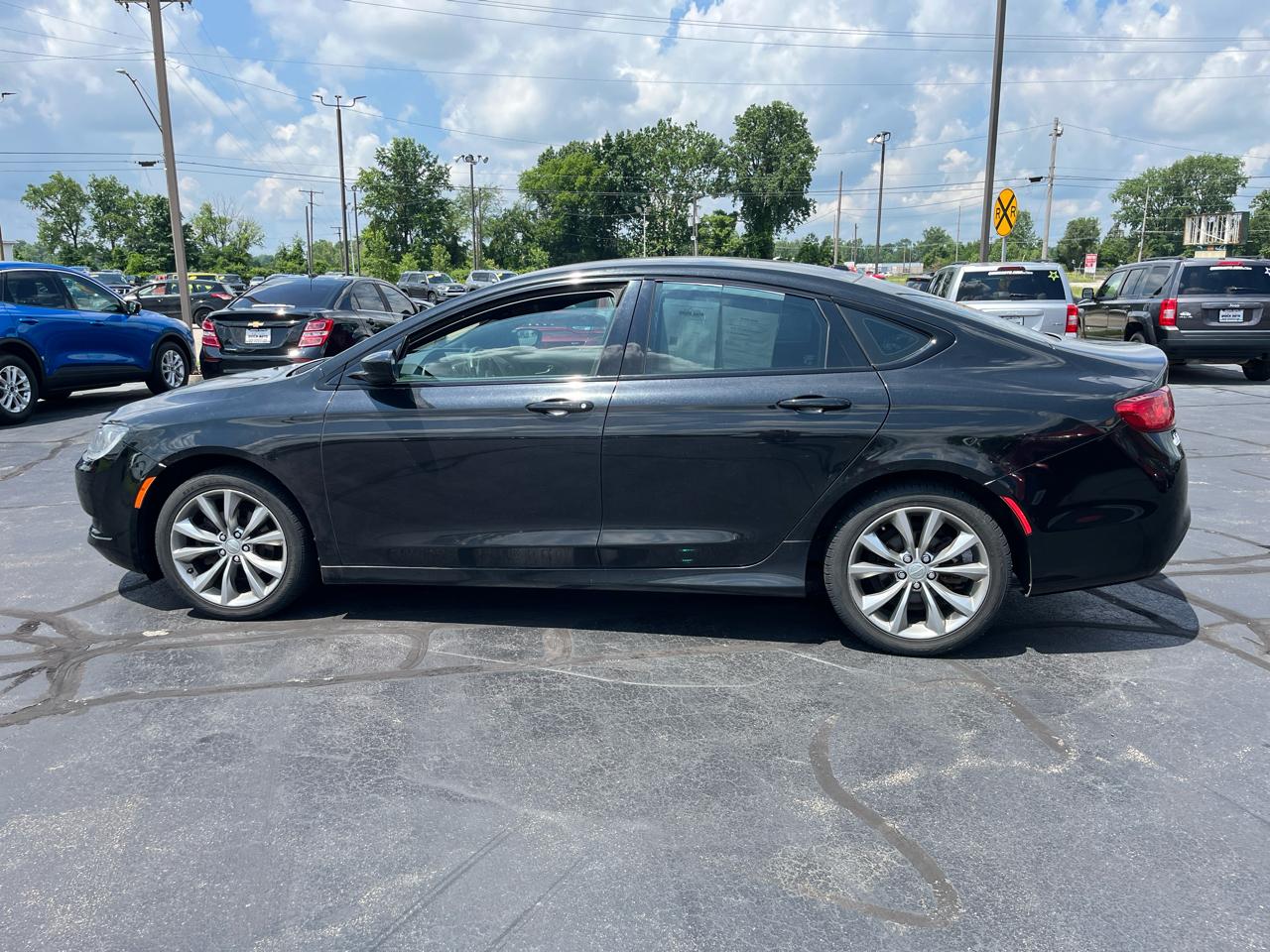 Chrysler 200 4dr Sdn S FWD 2016