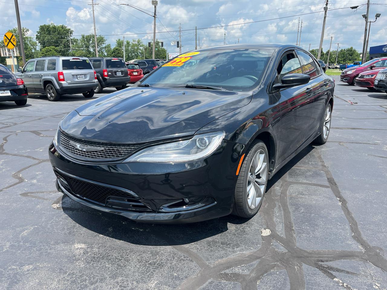 Chrysler 200 4dr Sdn S FWD 2016
