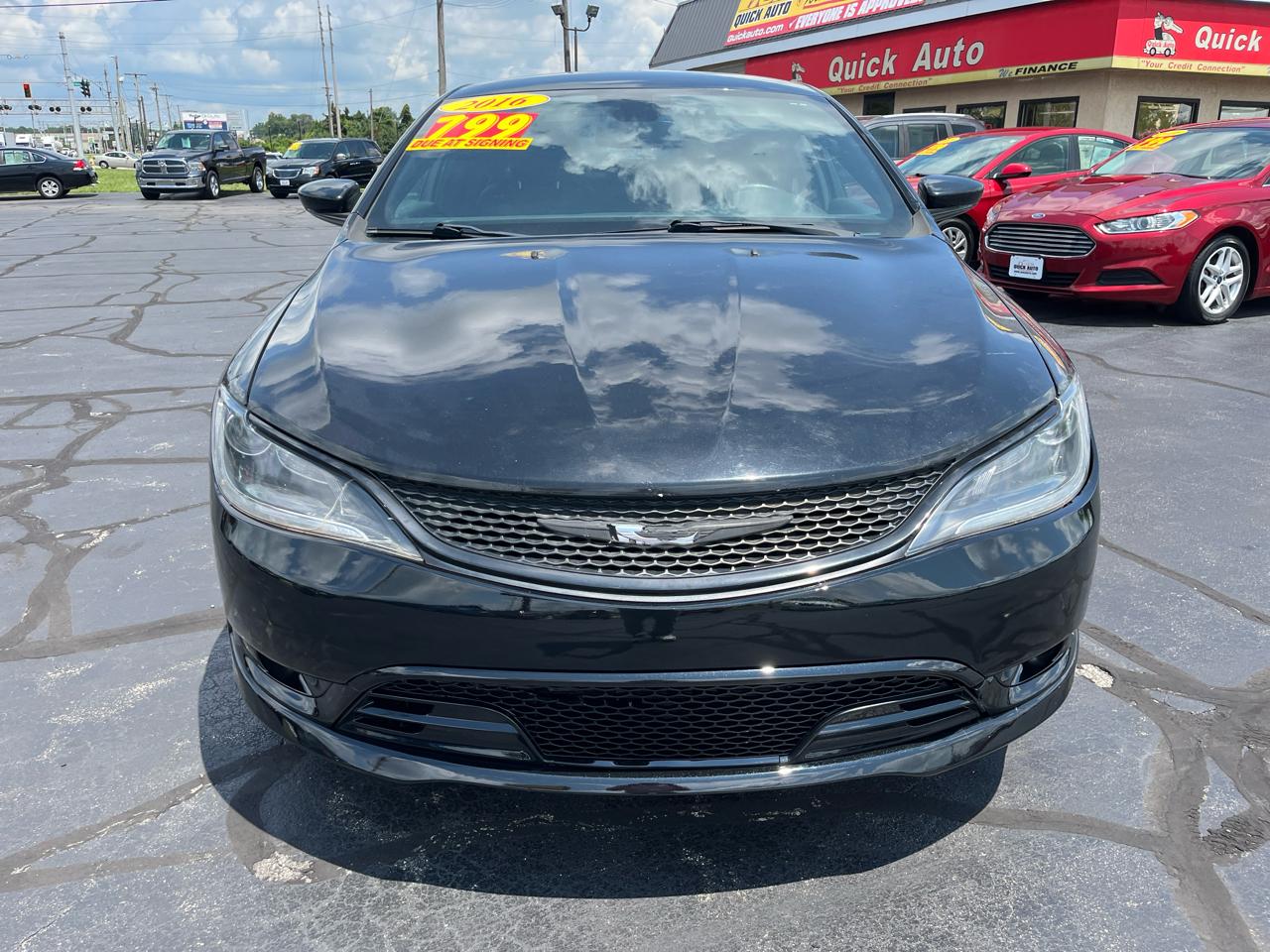 Chrysler 200 4dr Sdn S FWD 2016