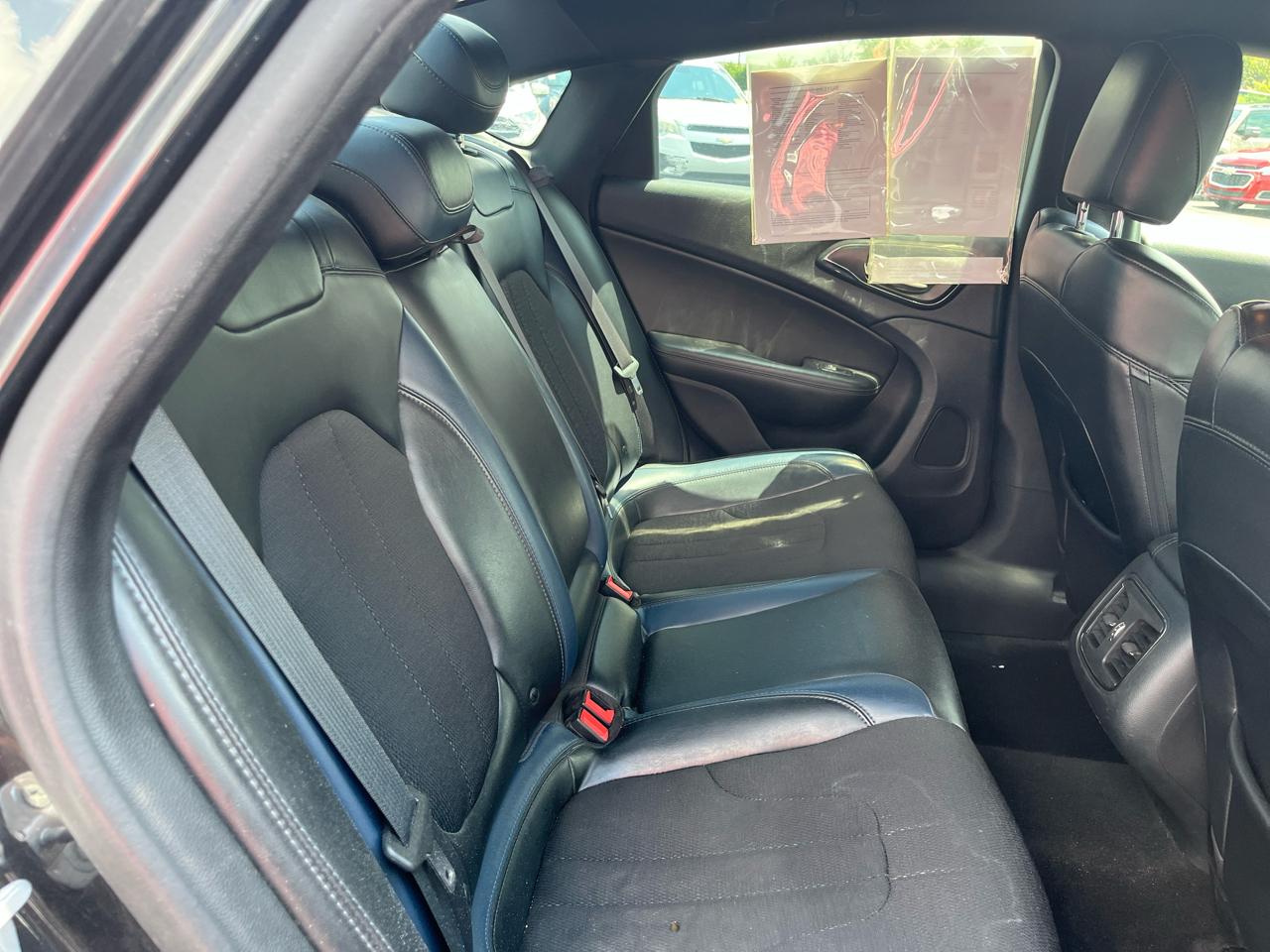 Chrysler 200 4dr Sdn S FWD 2016