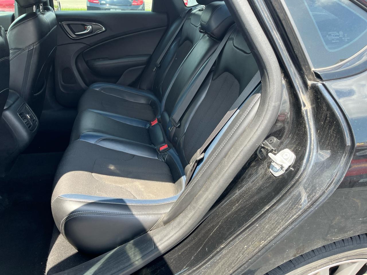 Chrysler 200 4dr Sdn S FWD 2016