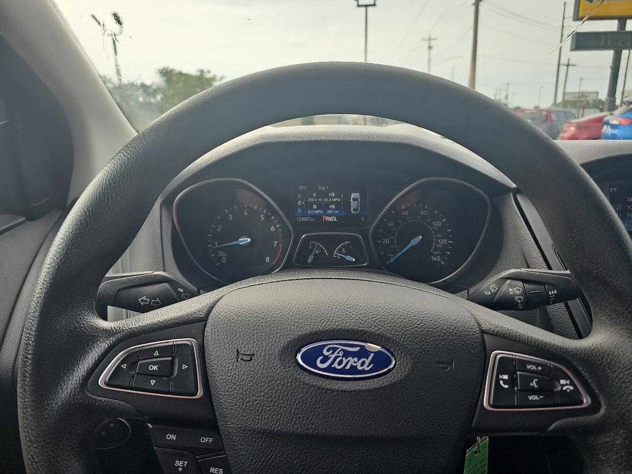 Ford Focus SE Sedan 2017