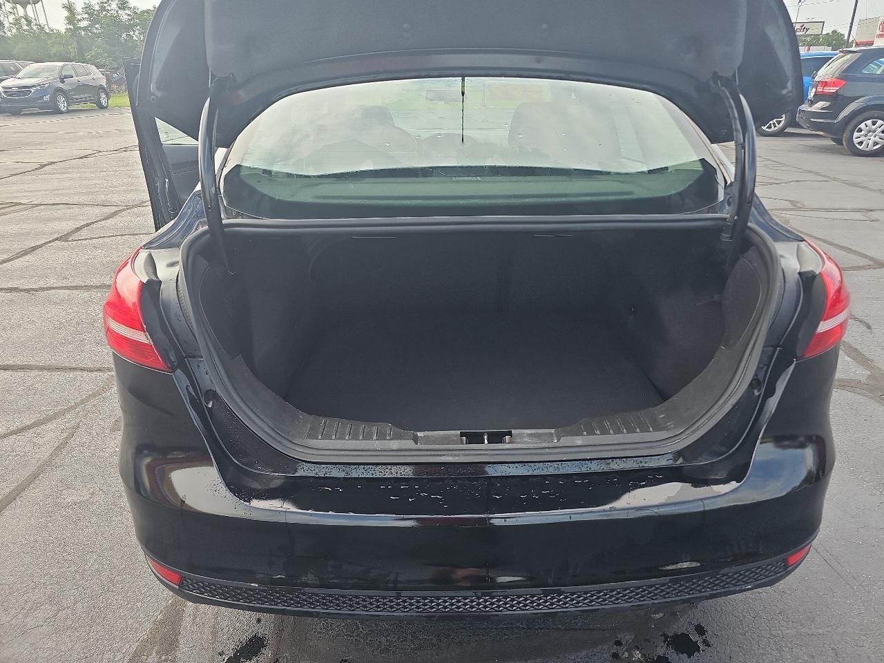 Ford Focus SE Sedan 2017