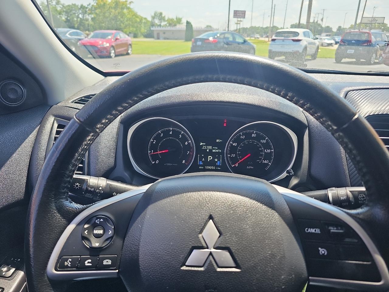 Mitsubishi Outlander Sport 2WD 4dr CVT 2.4 ES 2015