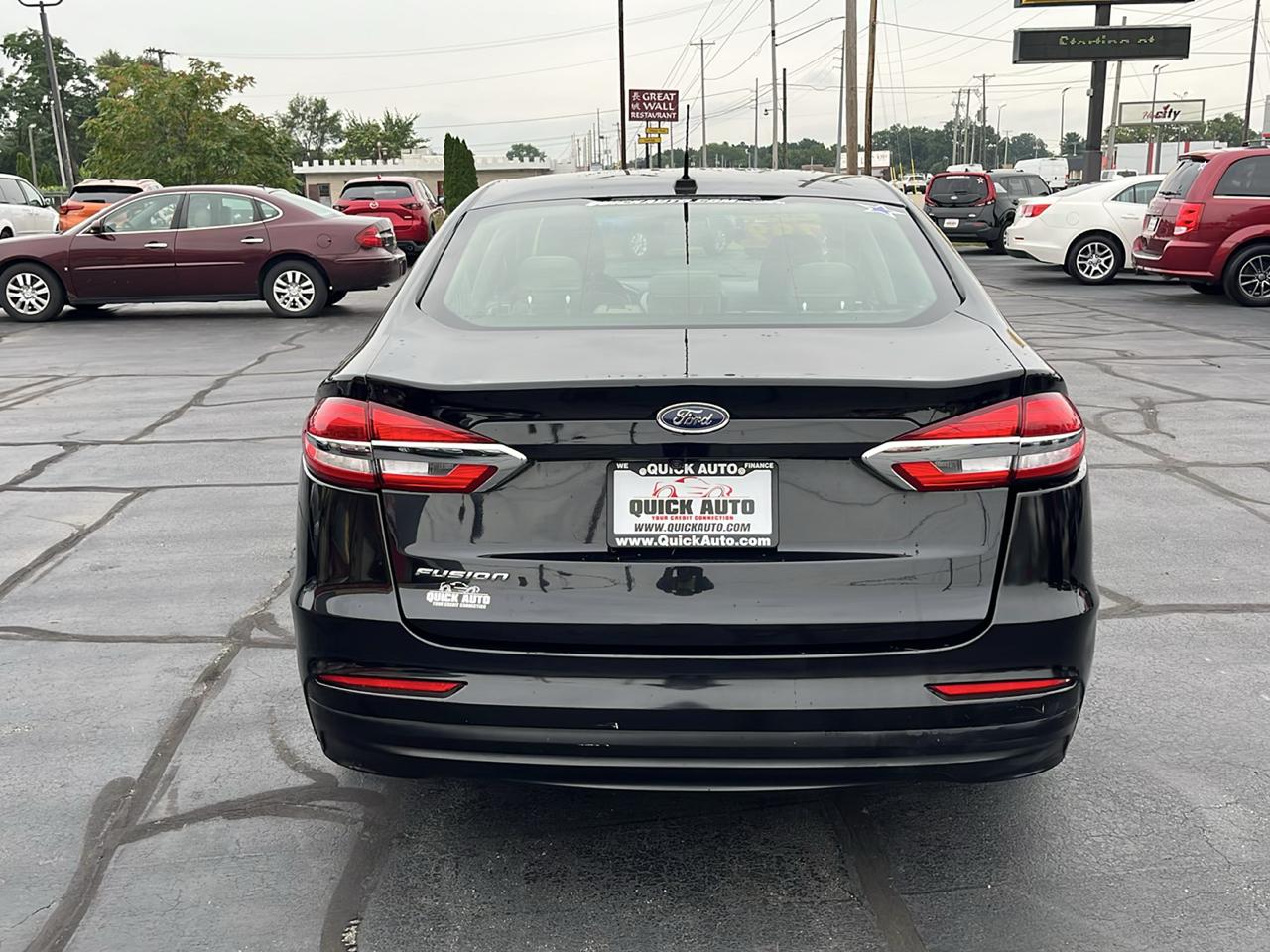 Ford Fusion S FWD 2019