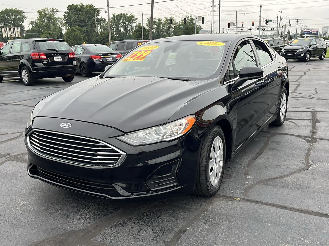Ford Fusion S FWD 2019